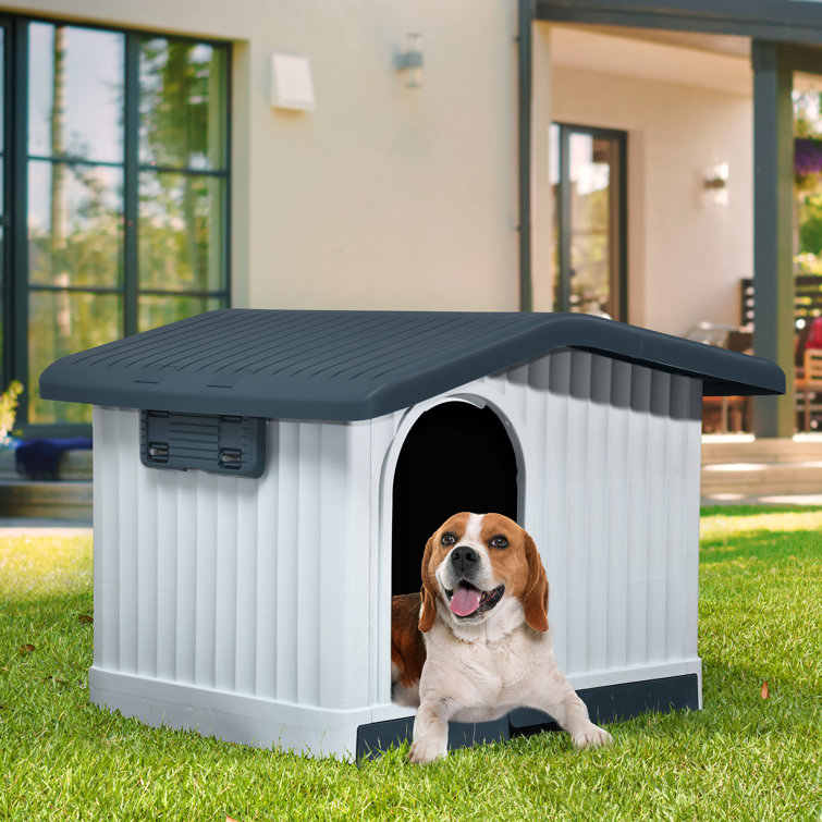 Czarnetzki Plastic Insulated Igloo Style Dog House