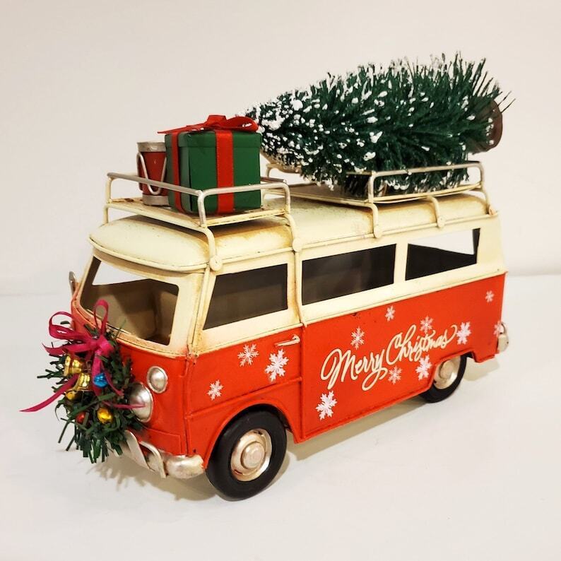 1970a??s Inspired Christmas Bus with Wreath & Gifts