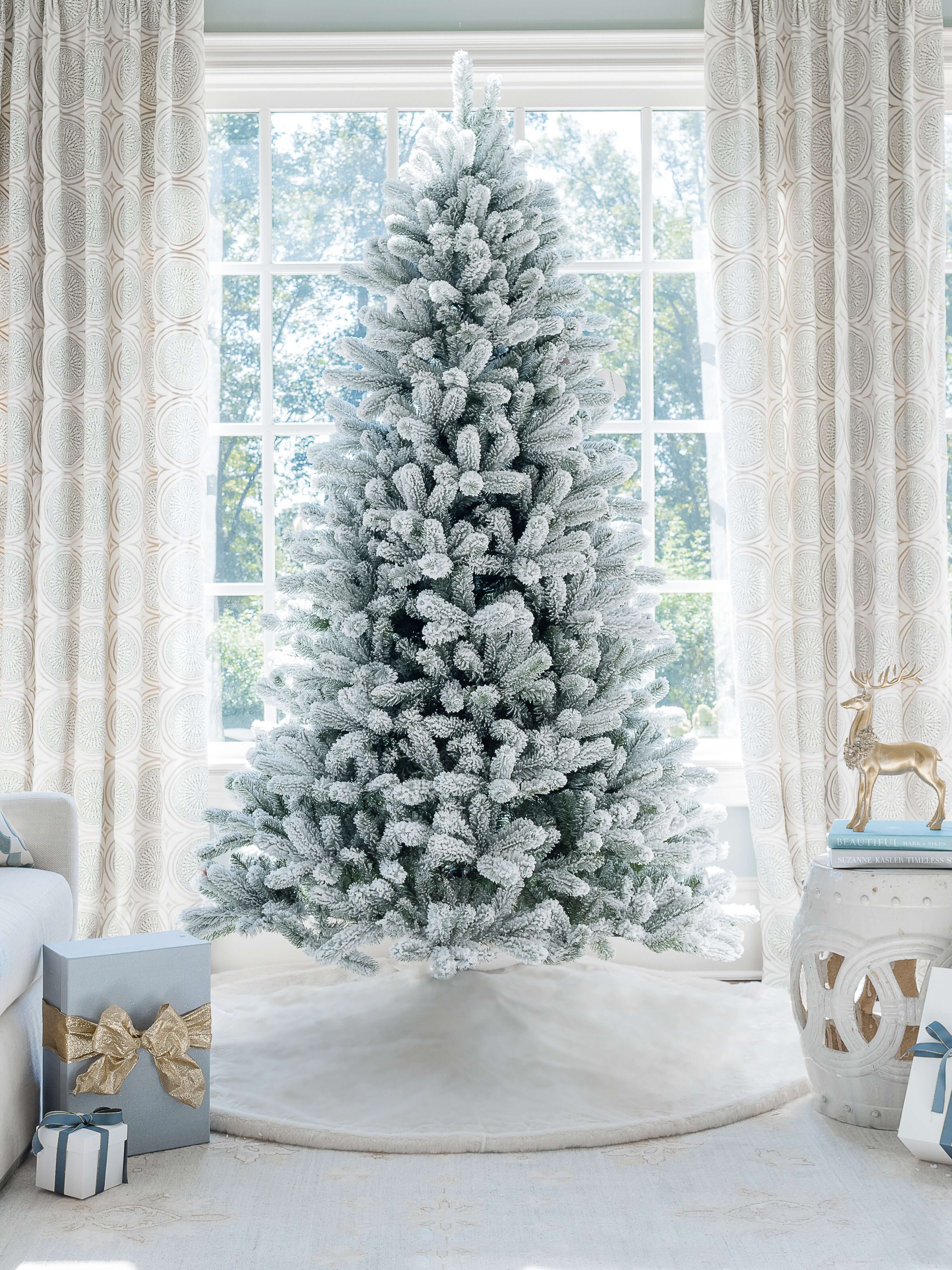 6.5' Artificial Christmas Tree with 600 Warm White LED Lights