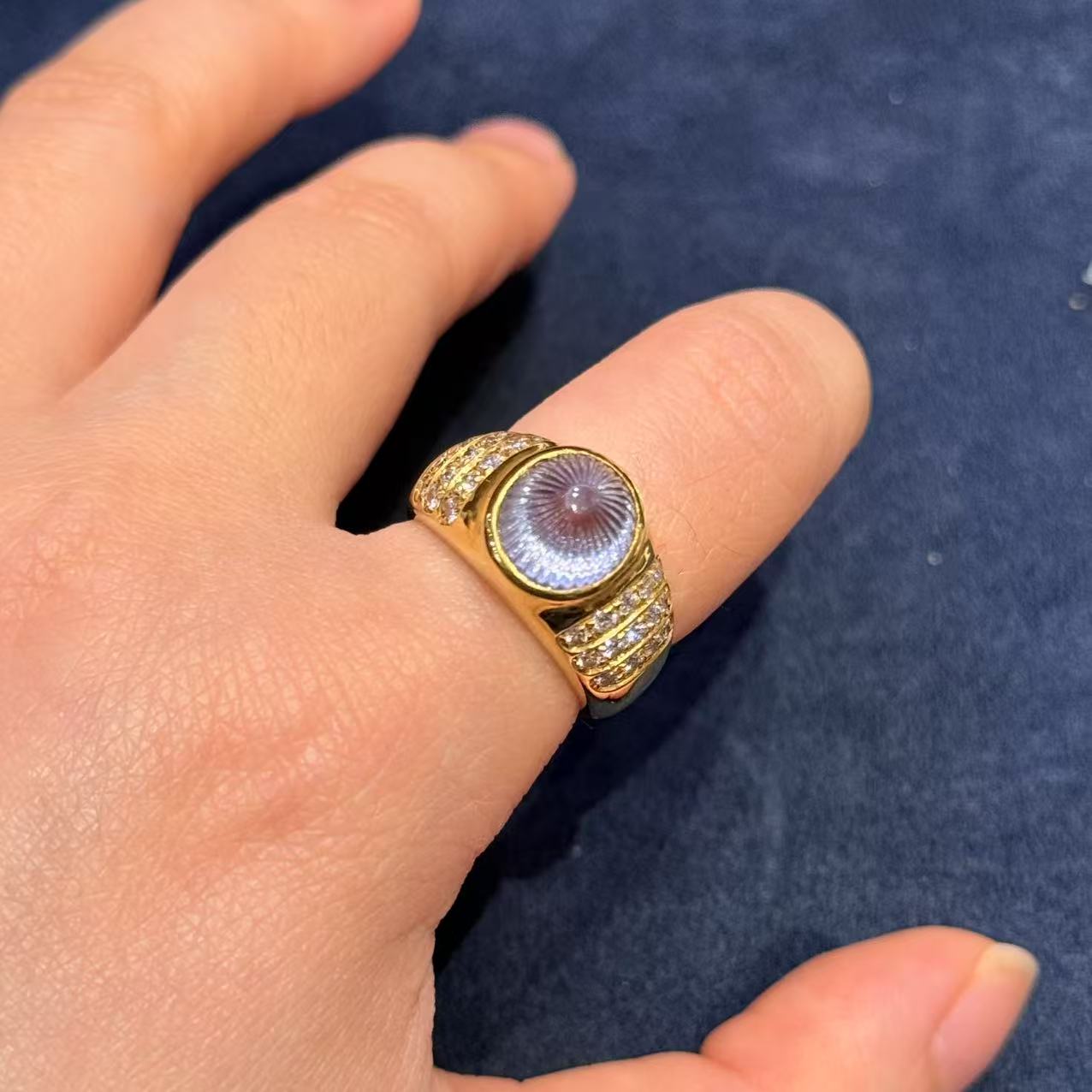 寶石螺紋雕刻戒指