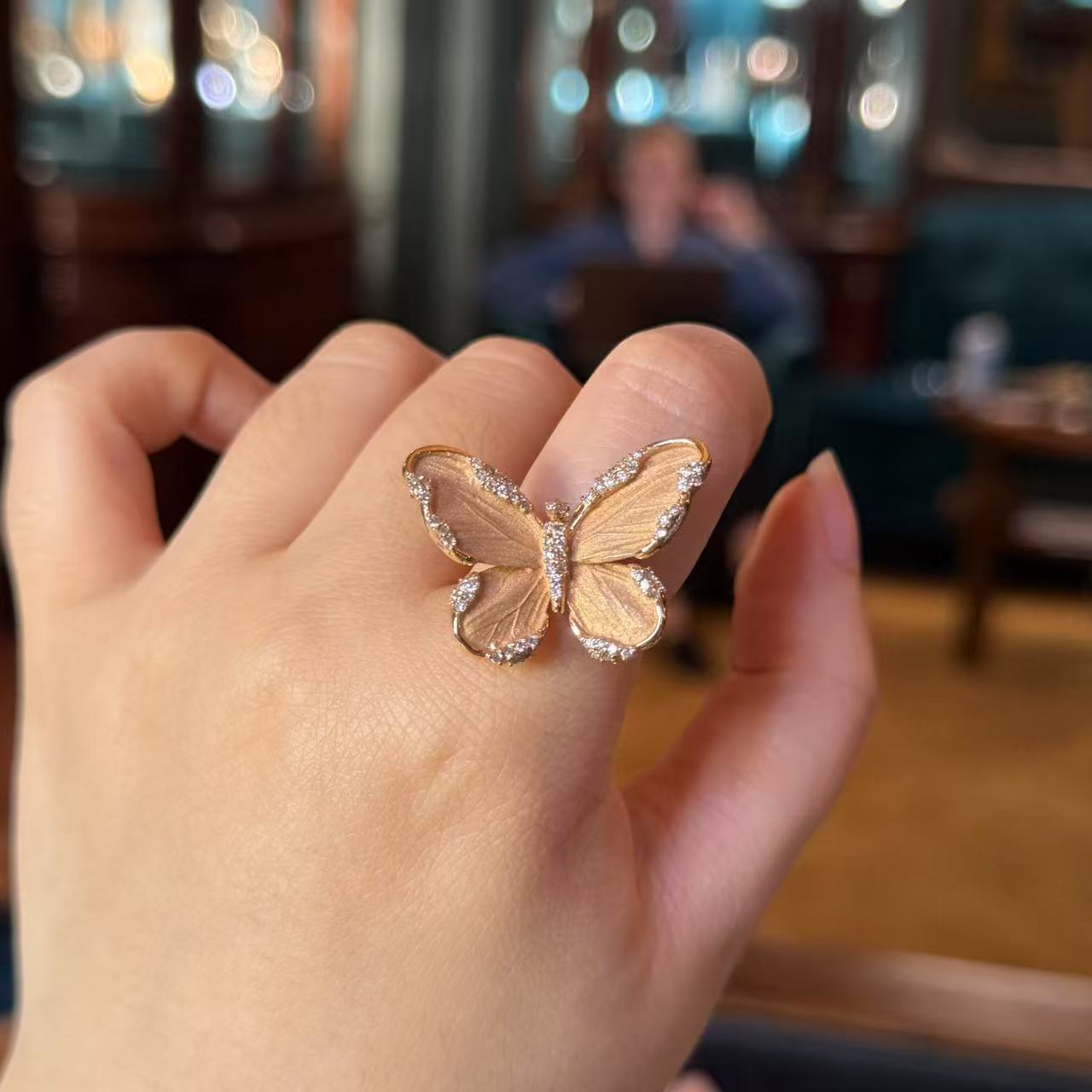 粉金色蝴蝶戒指