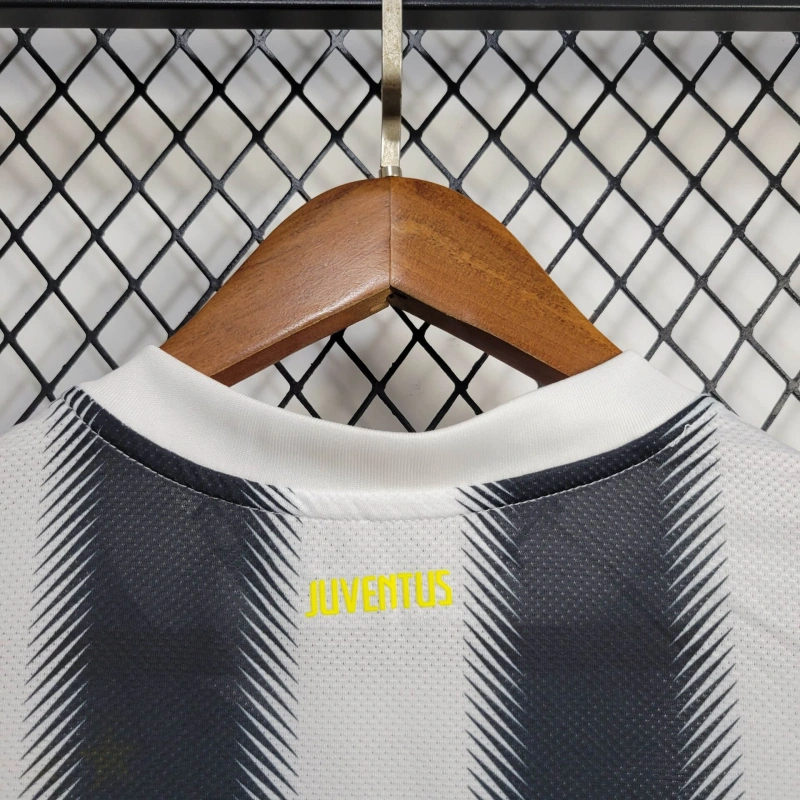 2011/2012 Retro Juventus Home Football Shirt