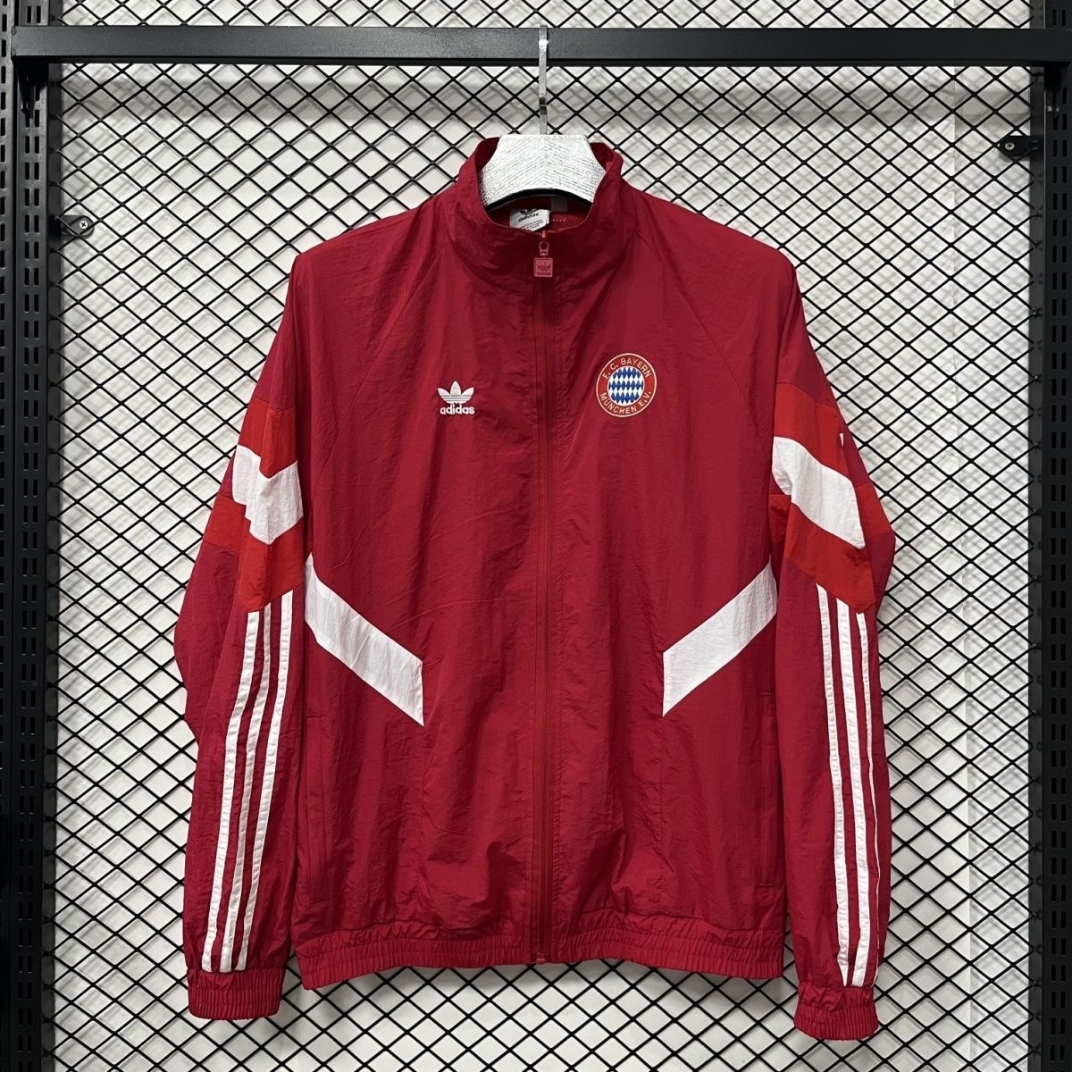 25/26 Bayern Munchen Red Windbreaker Football Shirt
