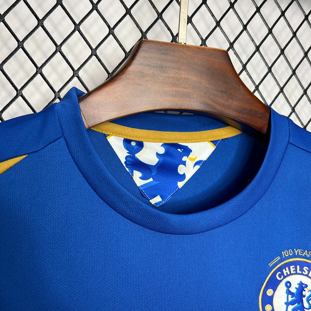 2005/2006 Chelsea Retro Home Football Shirt