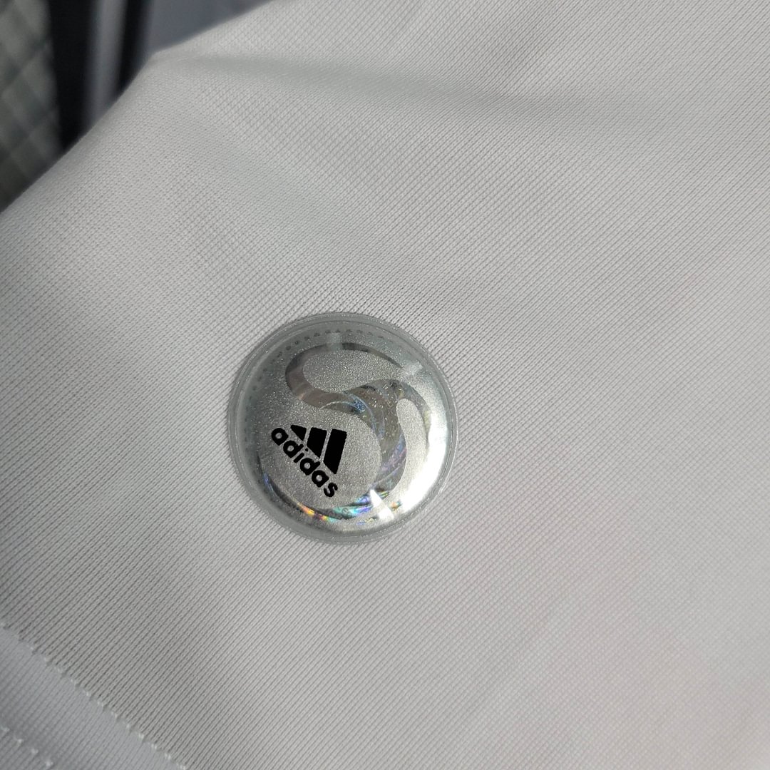 2009/2010 Real Madrid Retro Home Football Shirt