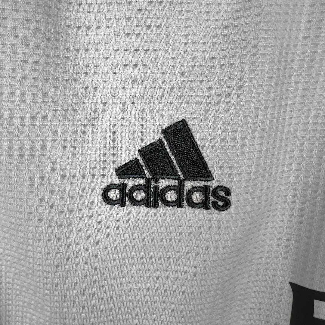 2015/2016 Real Madrid Retro Long Sleeve Home Football Shirt