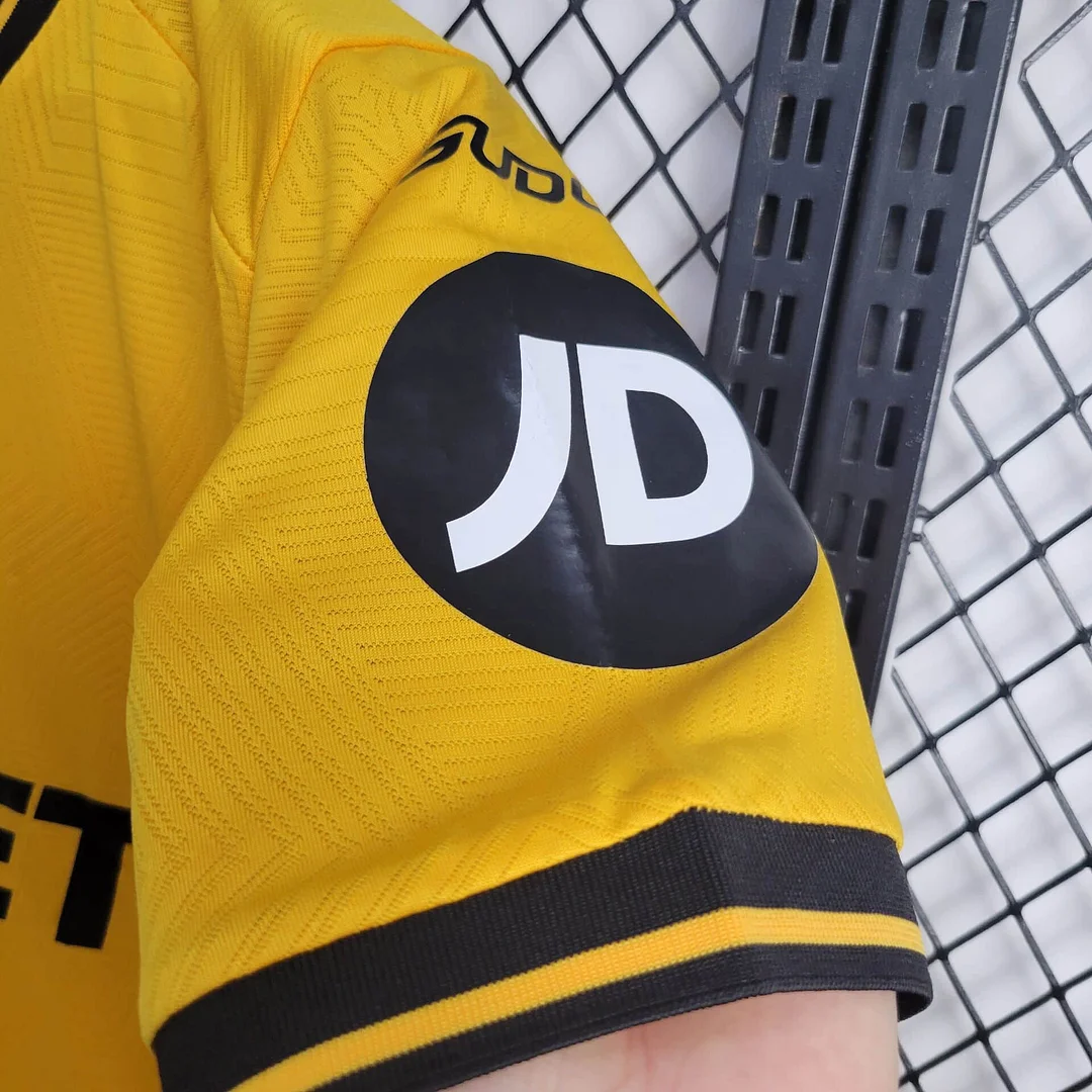 2024/2025 Wolverhampton Home Football Shirt( Fans Edition )