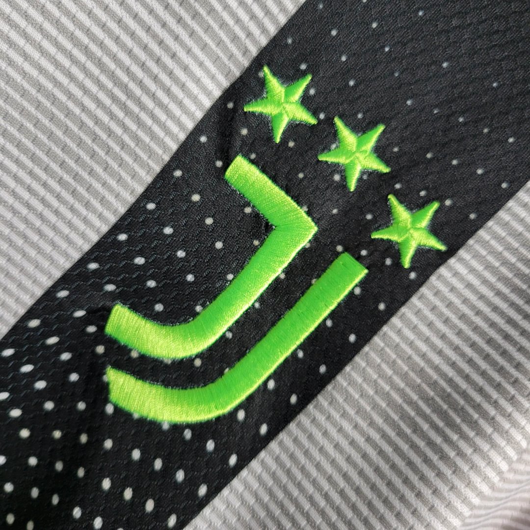 2019/2020 Juventus Retro Fourth Away Football Shirt