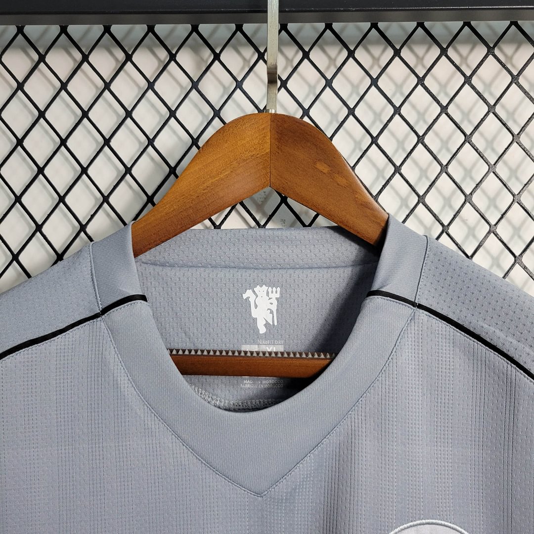 2007/2008 Manchester United Retro Long Sleeve Goalkeeper Football Shirt
