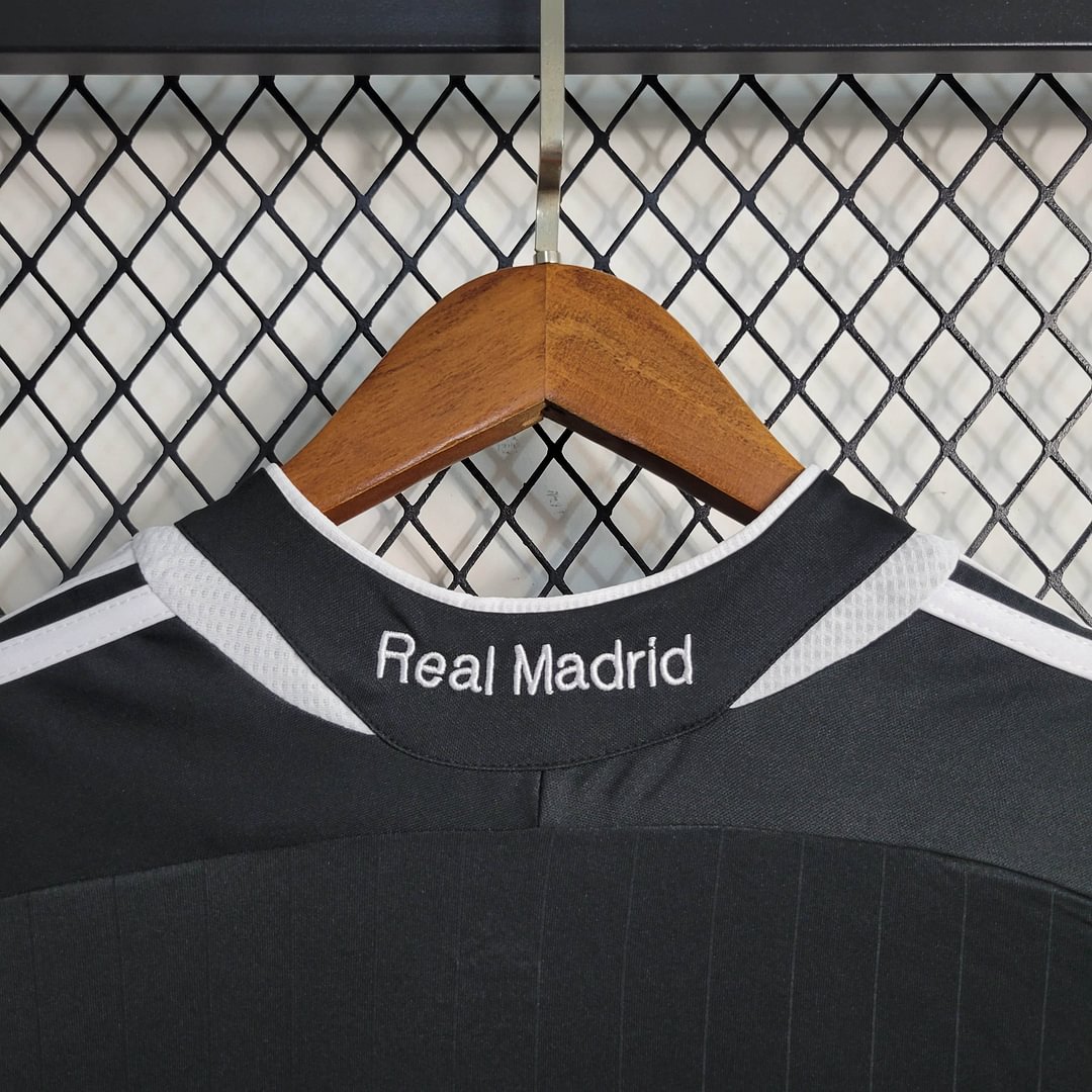 2006/2007 Real Madrid Retro Long Sleeve Away Football Shirt