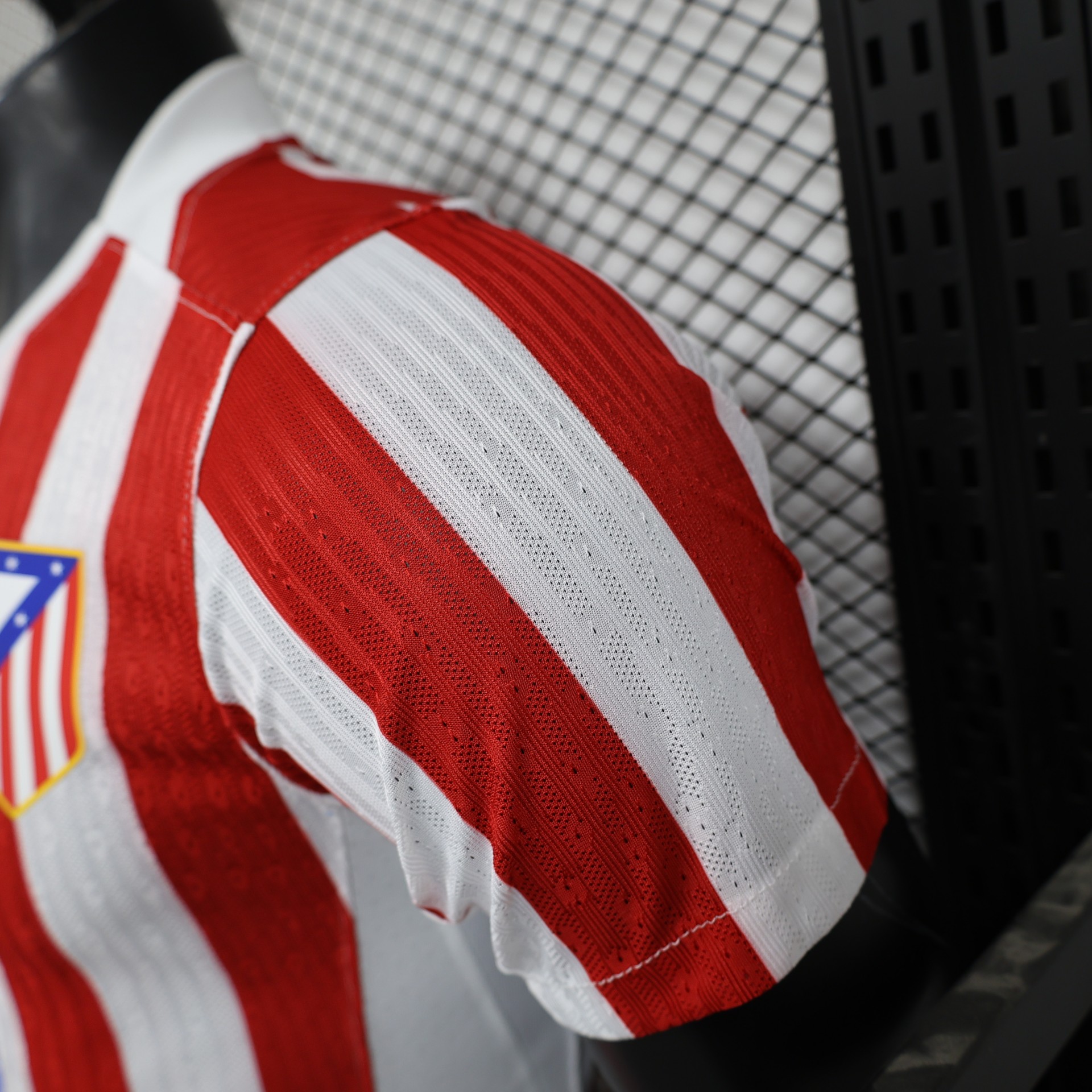 2025/2026 Atletico Madrid Home Football Shirt (Player Version)
