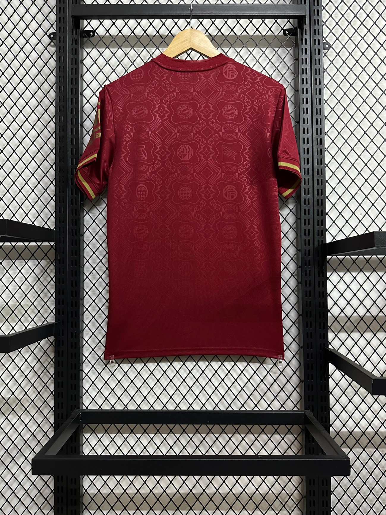 25/26 Bayern 125th Anniversary Red Football Shirt (Fans version)