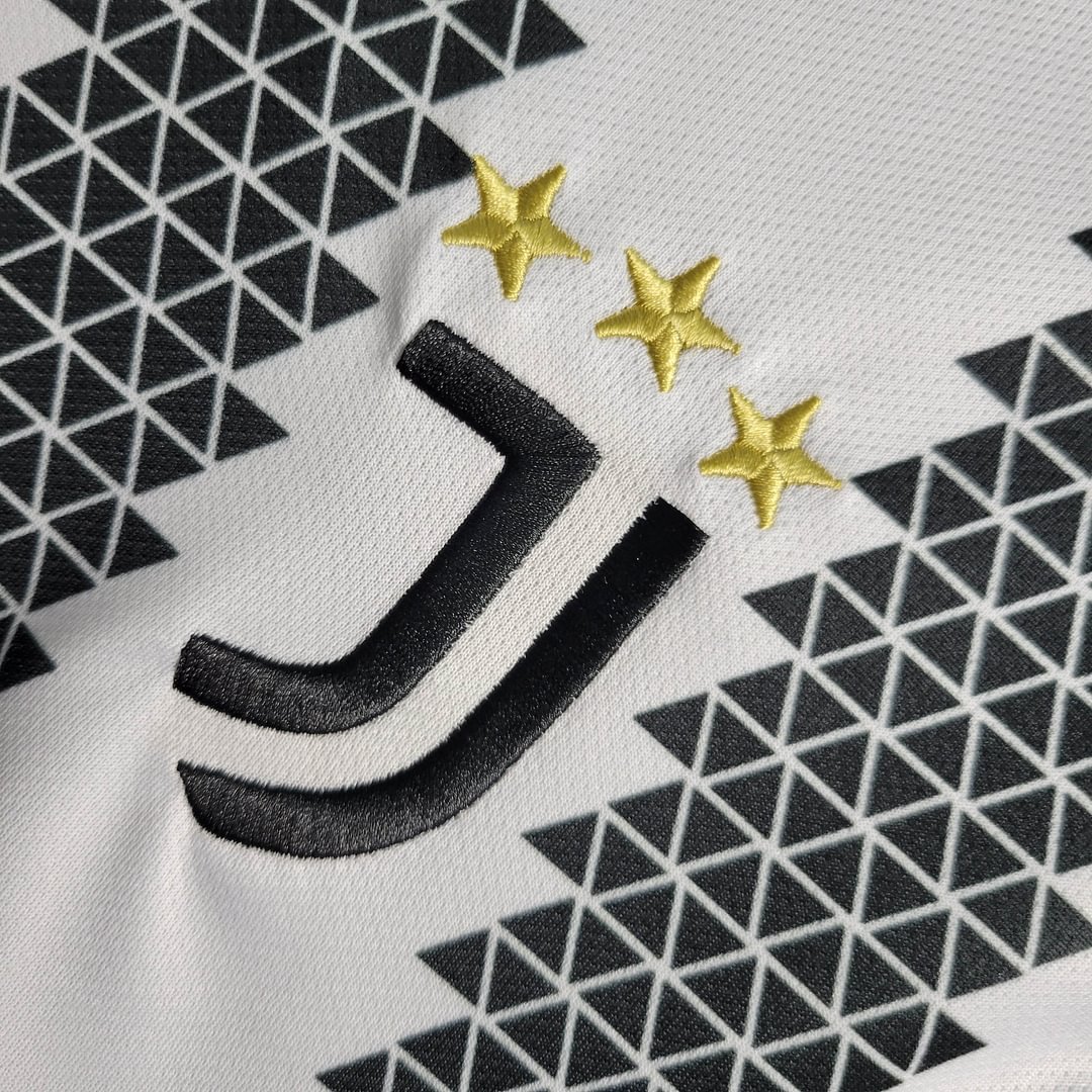 2022/2023 Juventus Home Football Shirt