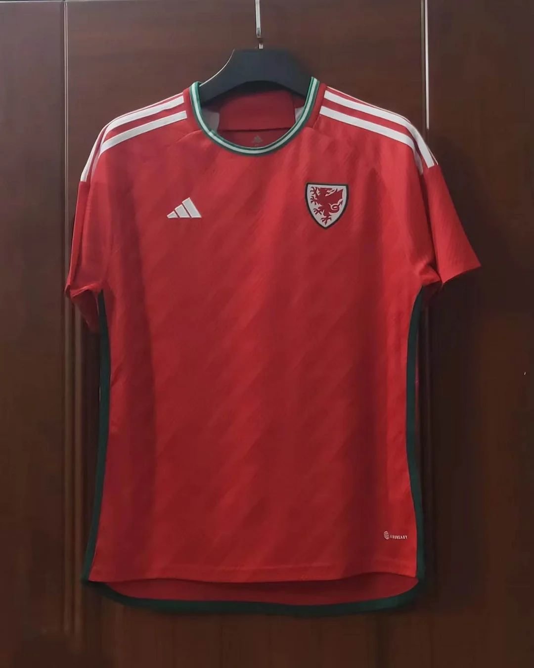 2022 Wales Home Football Shirt( Fans Edition )