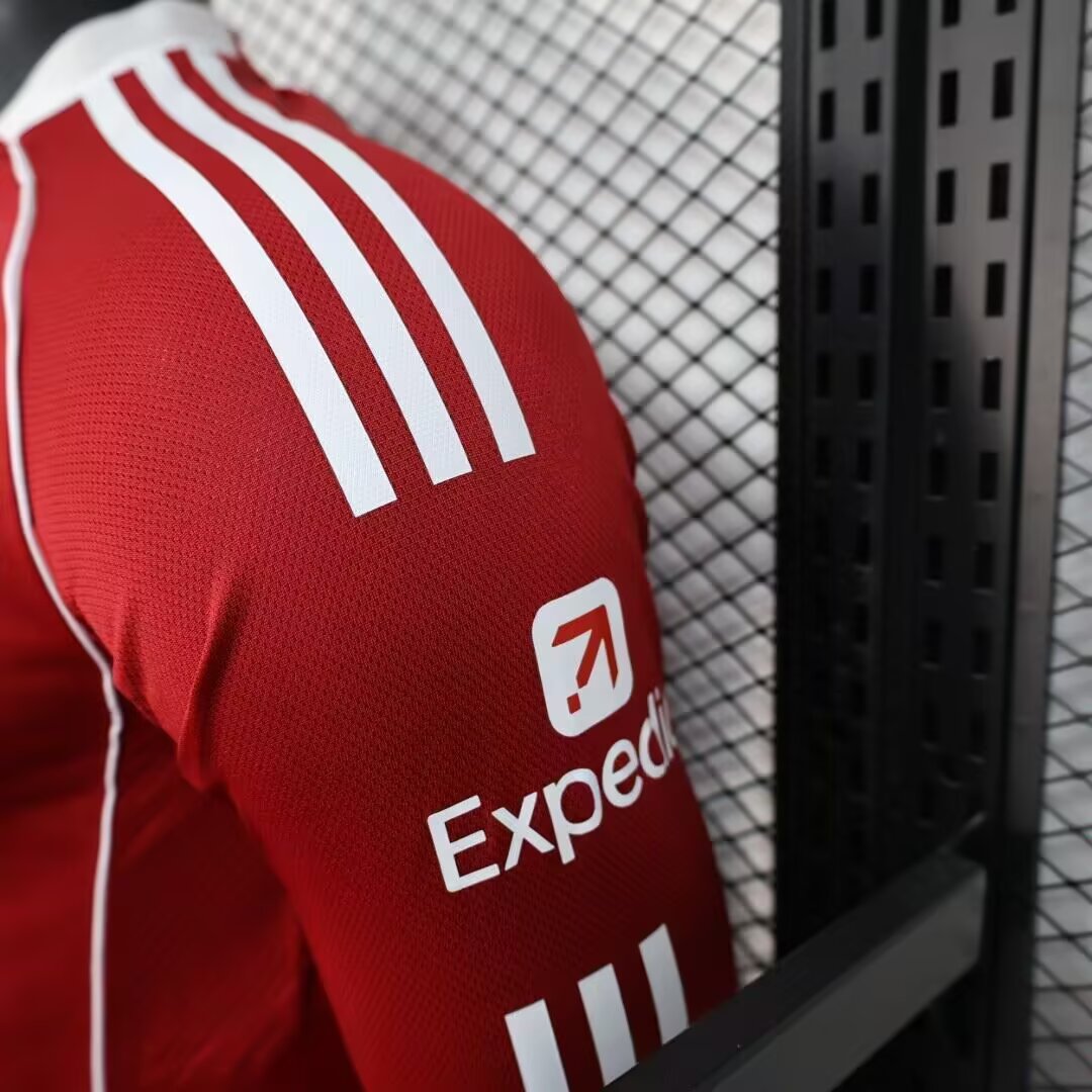 2025/2026 Liverpool Home Long Sleeve Jersey(Player Version)