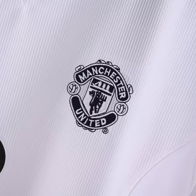 1999/2000 Manchester United White Retro Football Shirt