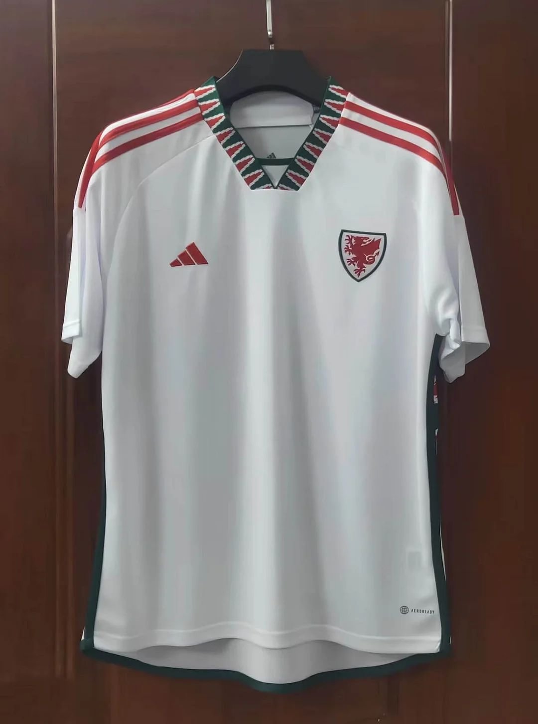 2022 Wales Away Football Shirt( Fans Edition )