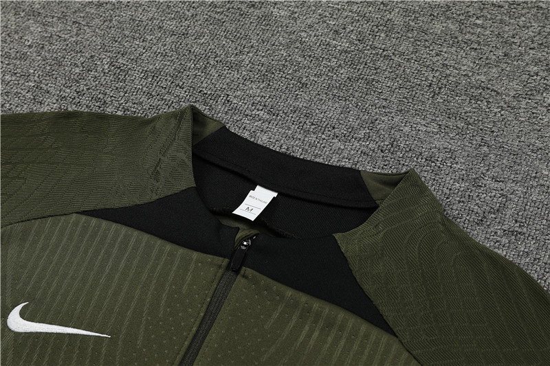 2025/2026 Barcelona Green Half-Pull Training Suit