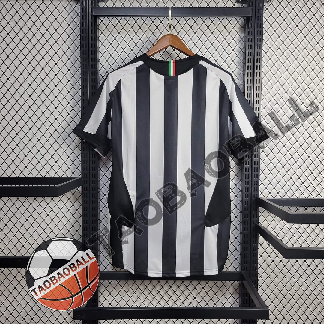 2005/2006 Retro Juventus Home Football Shirt