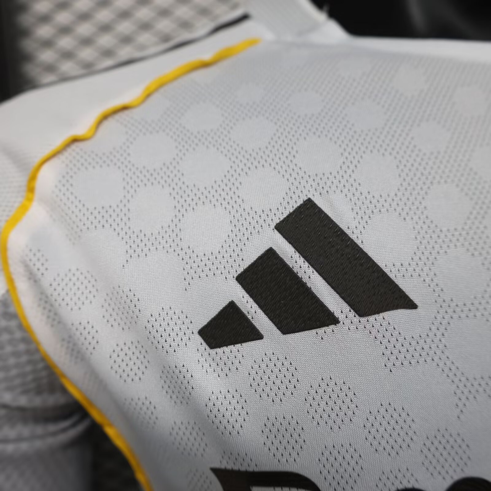 2025/2026 Real Madrid Home Long Sleeves Jersey(Player Version)