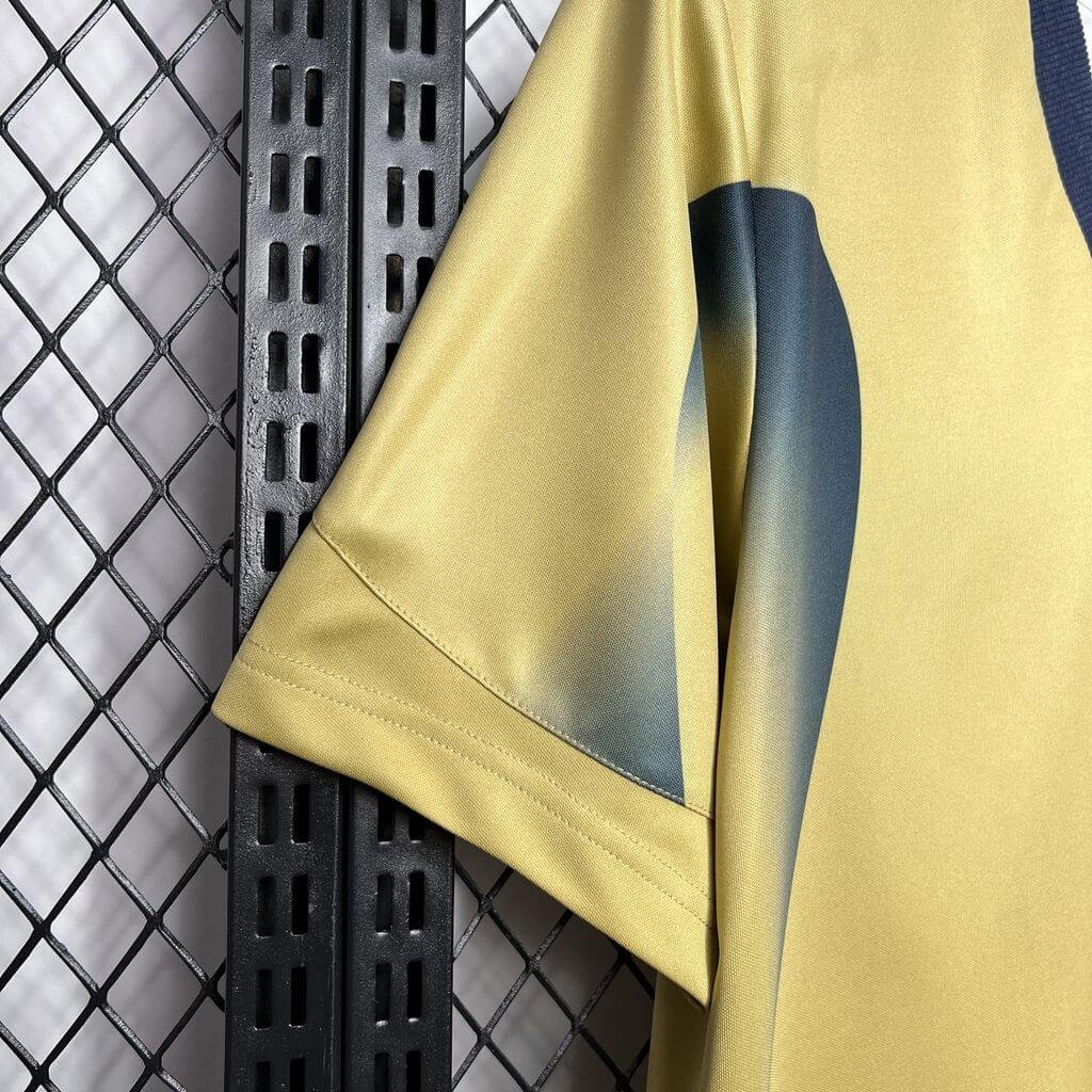 2006 Retro Italy Goalkeeper Football Shirt( Fans Edition )