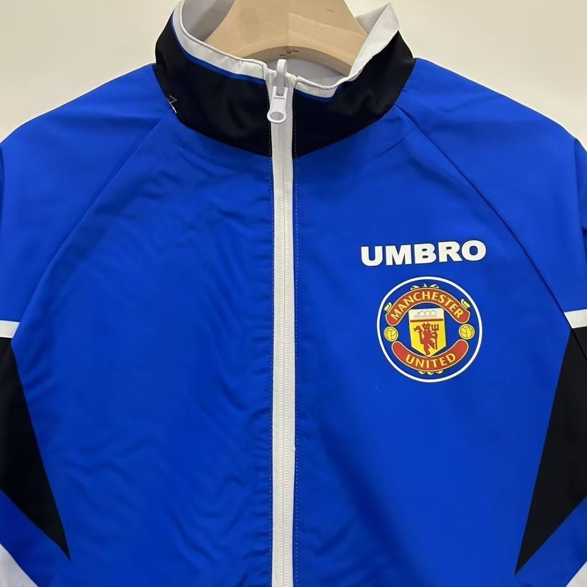 1996/1997 manchester united (blue-white) Reversible Retro Windbreaker Football Shirt