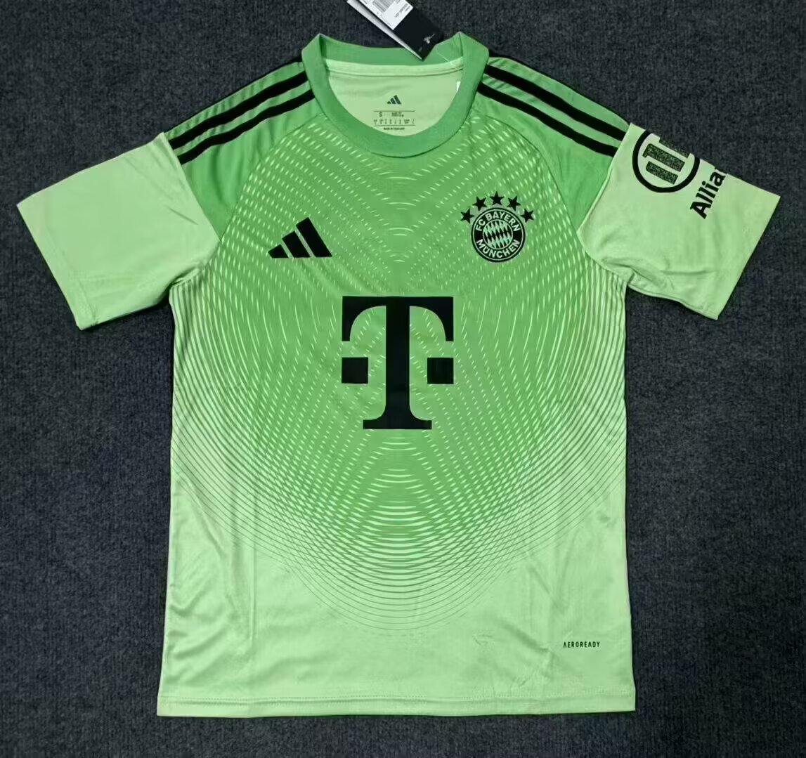 2025/2026 Bayern Munchen Goalkeeper Jersey(Fans version)
