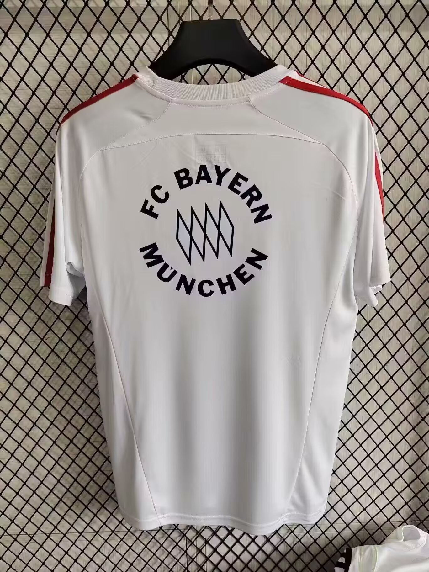 2025/2026 Bayern Munchen Retro Football Shirt(Fans version)