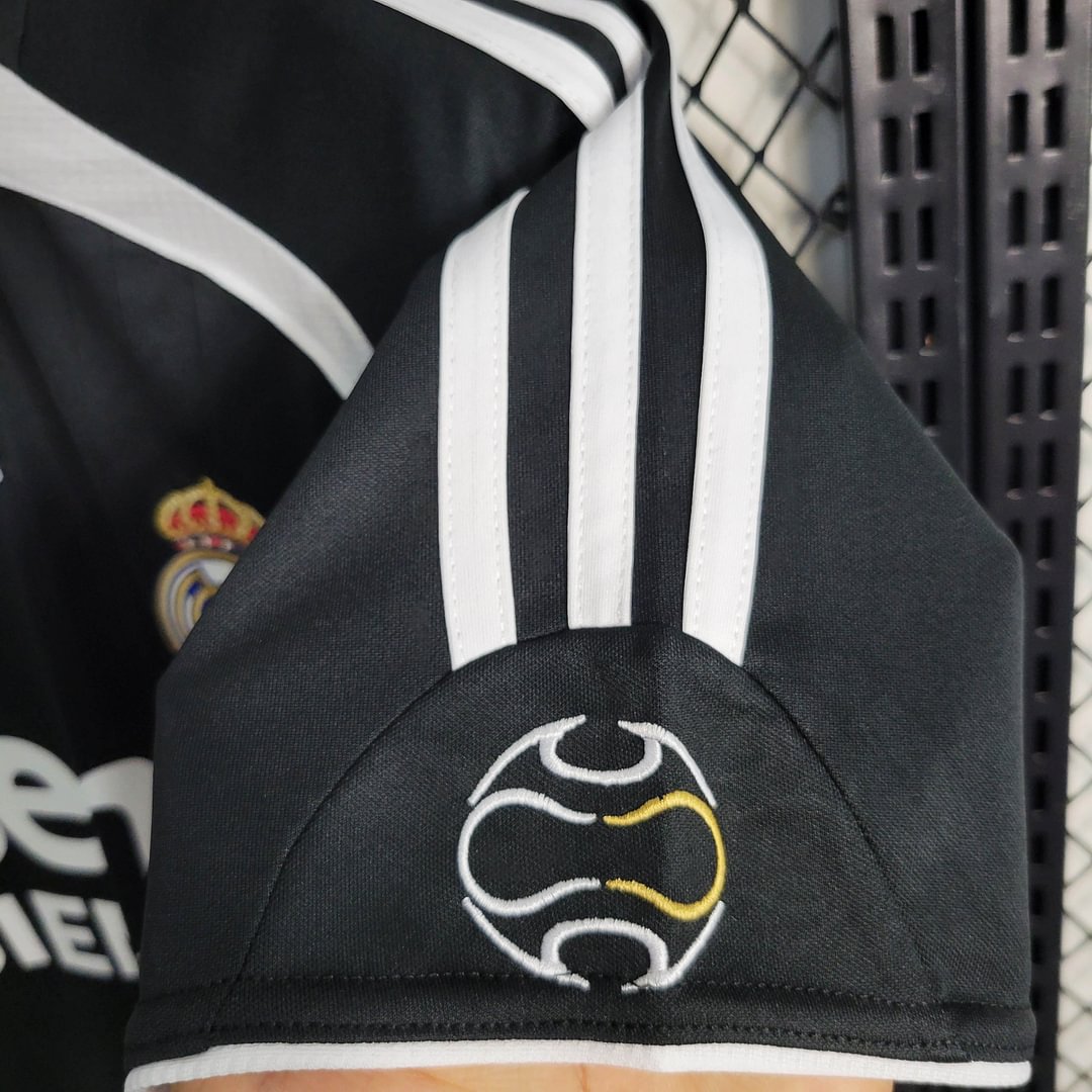 2006/2007 Real Madrid Retro Away Football Shirt
