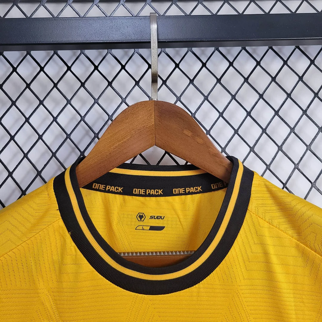2024/2025 Wolverhampton Home Football Shirt( Fans Edition )