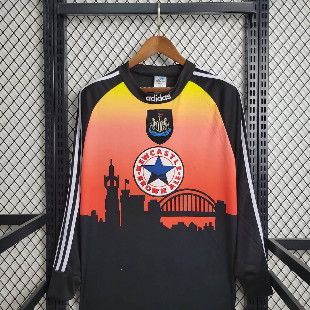 1996/1997 Retro Long Sleeve Newcastle United Goalkeeper Football Shirt( Fans Edition )