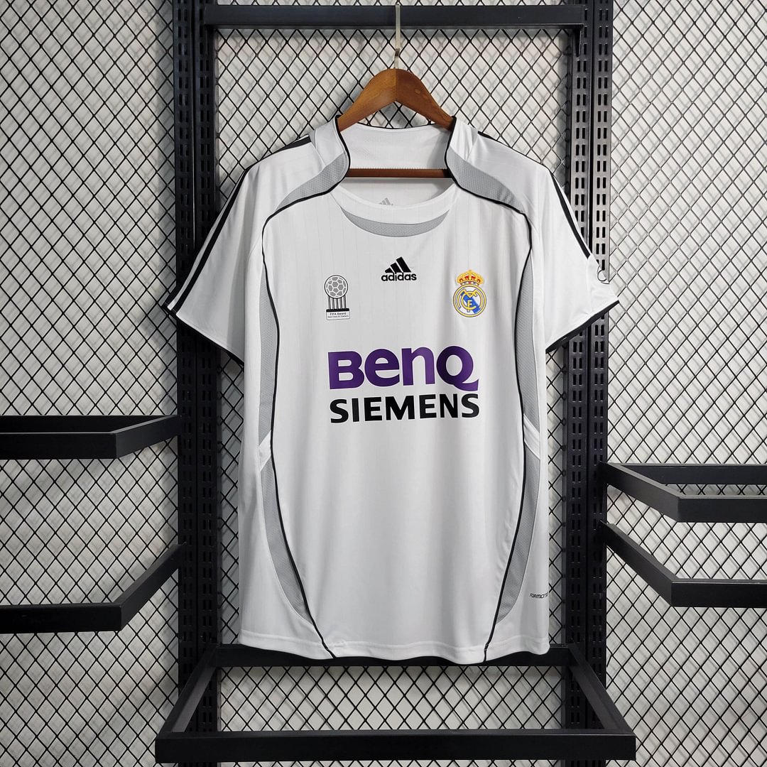 2006/2007 Real Madrid Retro Home Football Shirt
