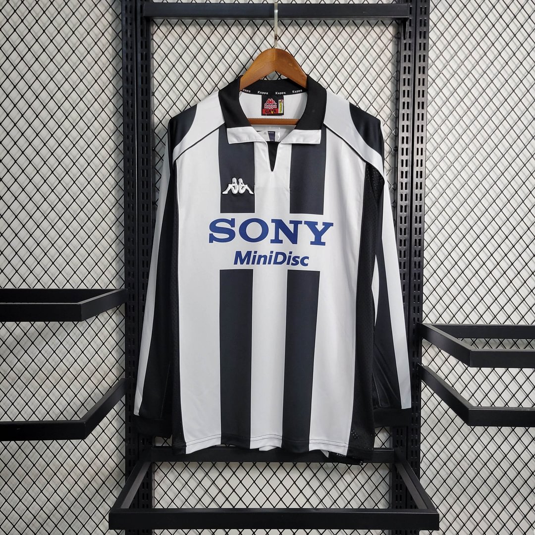 1997/1998 Juventus Retro Long Sleeve Home Football Shirt