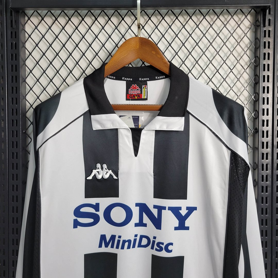 1997/1998 Juventus Retro Long Sleeve Home Football Shirt