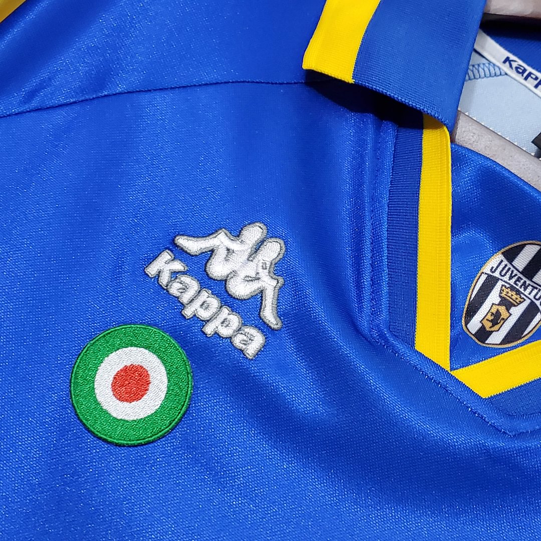1995/1996 Retro Juventus Away Football Shirt