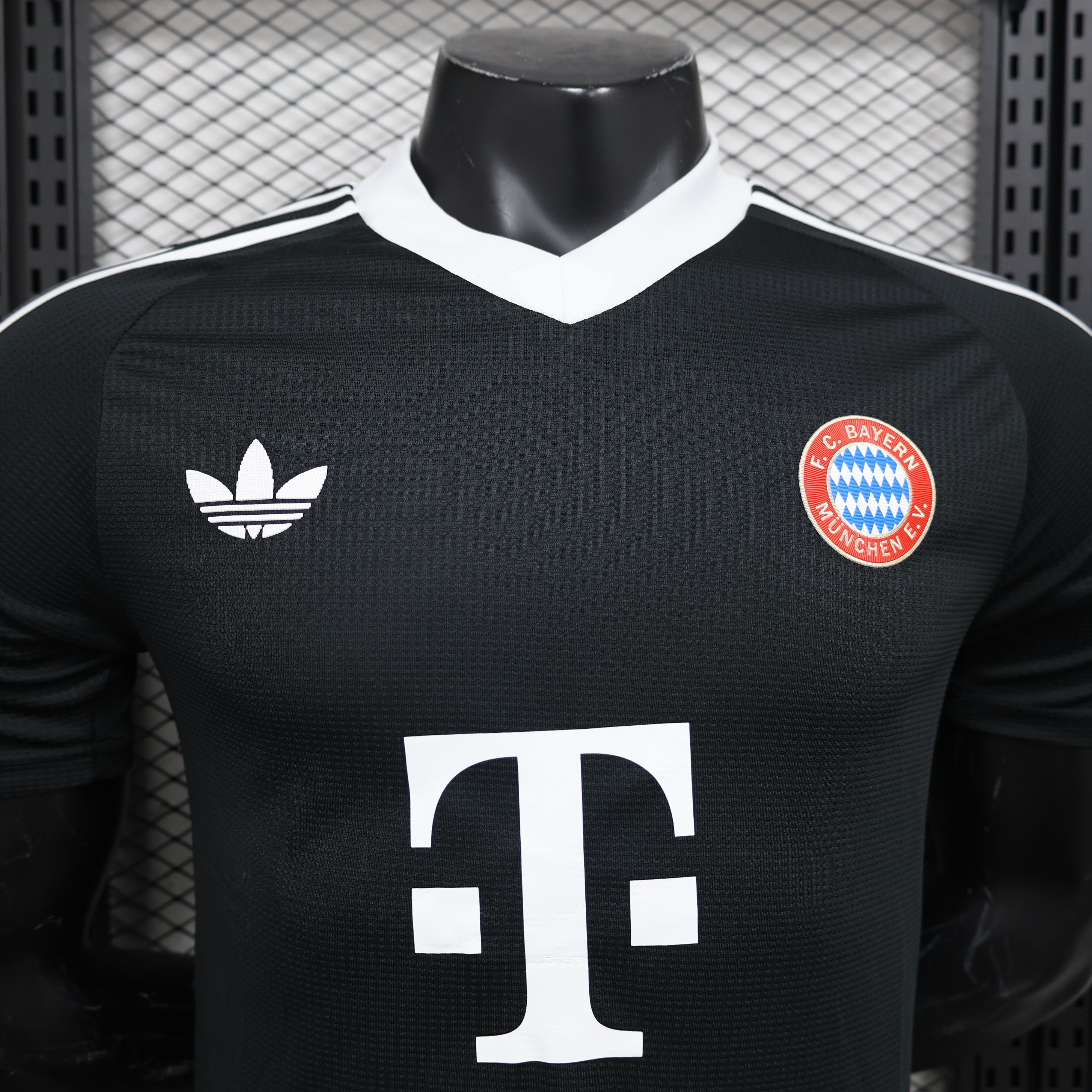 2024/2025 Bayern Goalkeeper Black Football Jersey For Player Version