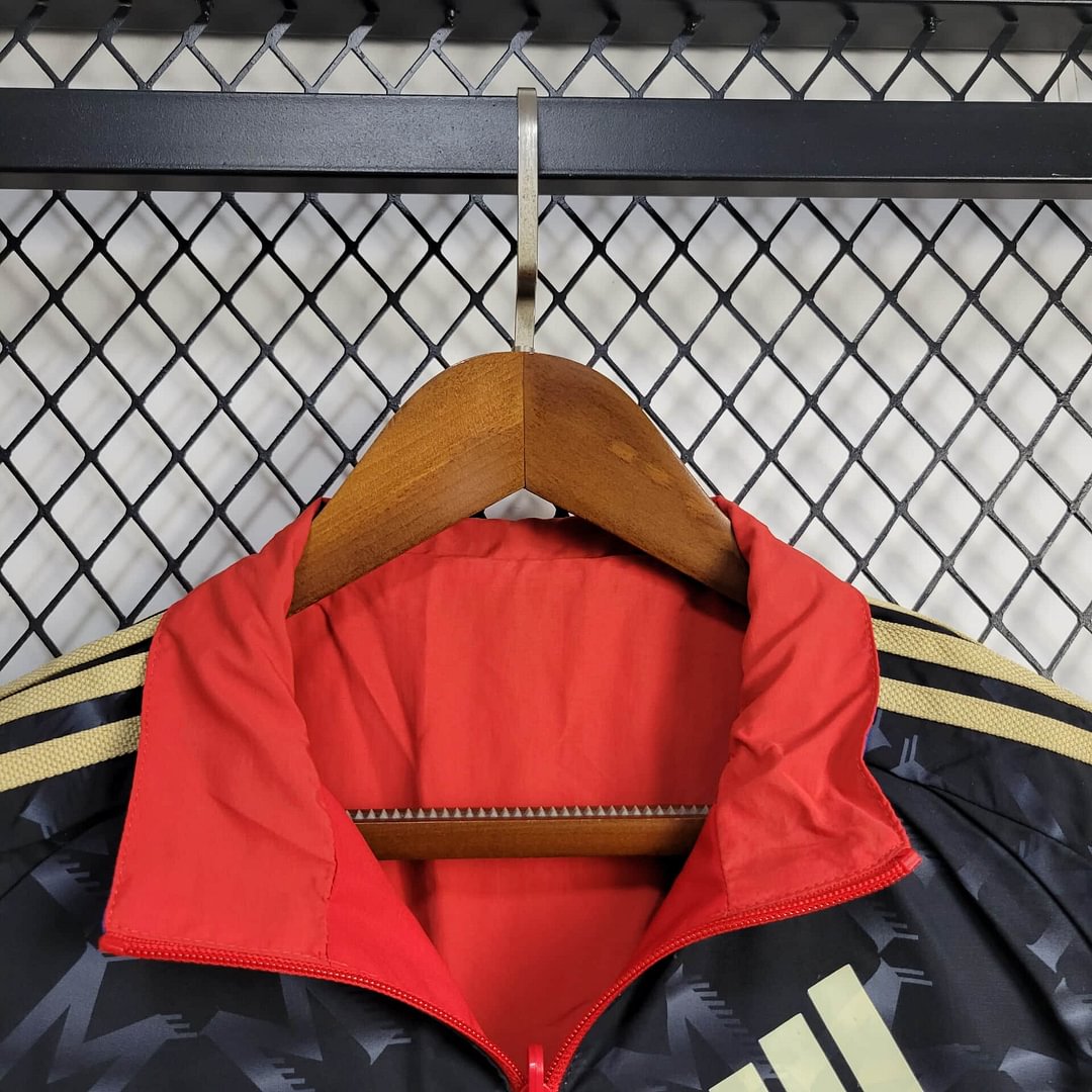 2024/2025 Manchester United Reversible Windbreaker Football Shirt