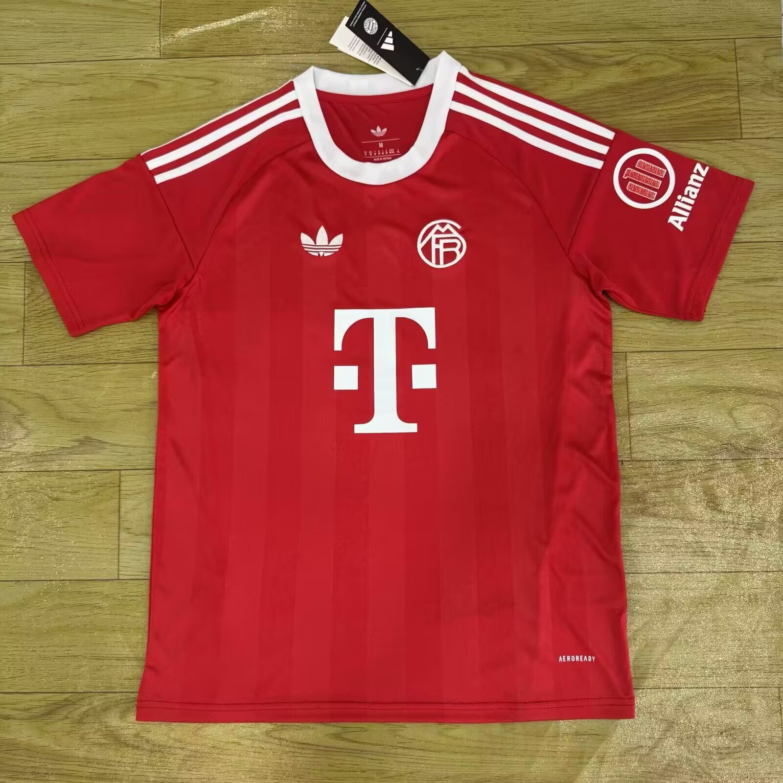 2025/2026 Bayern Munchen Goalkeeper Red Jersey(Fans version)