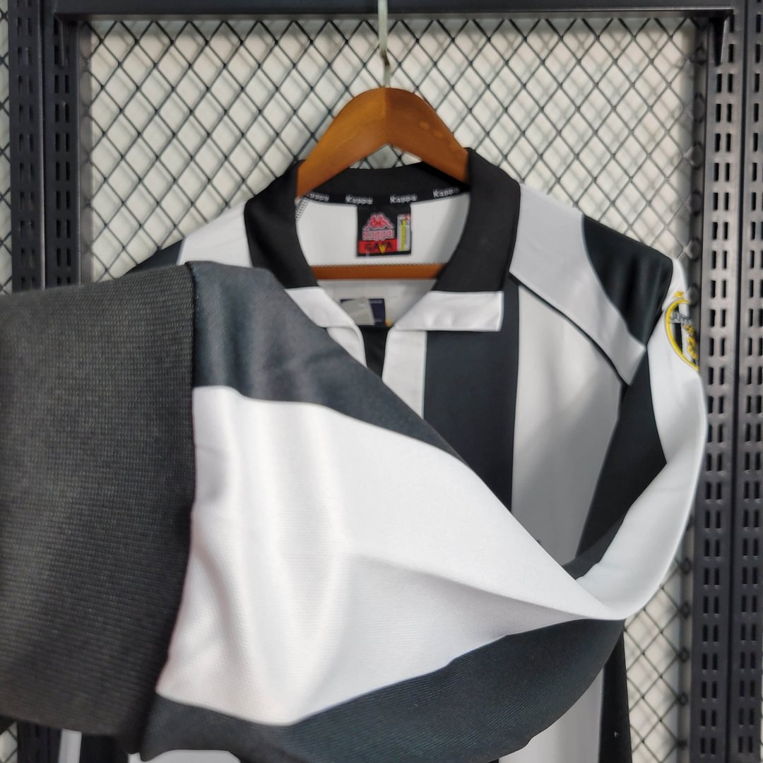 1997/1998 Juventus Retro Long Sleeve Home Football Shirt