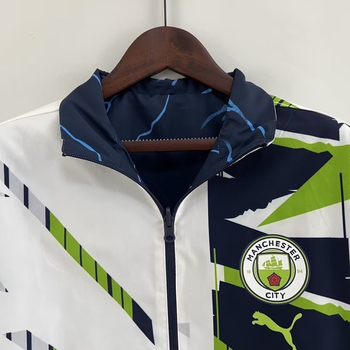 2024/2025 Manchester City (Blue-White) Reversible Windbreaker Football Shirt