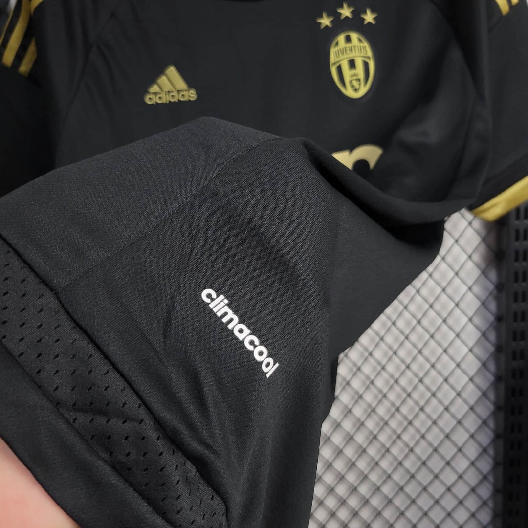 2015/2016 Juventus Retro Third Away Football Shirt