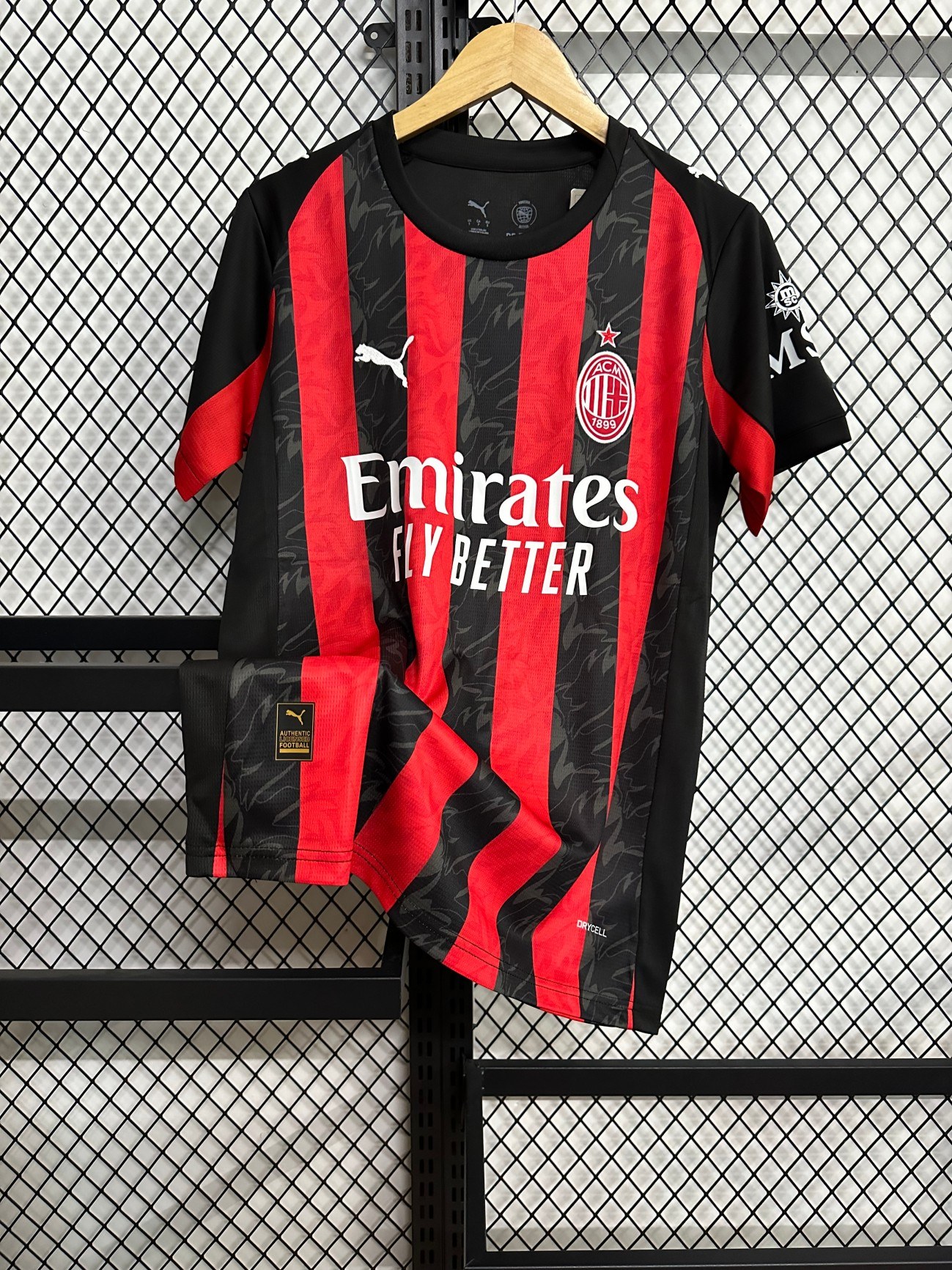 25/26 AC Milan Home Football Shirt( Fans Edition )