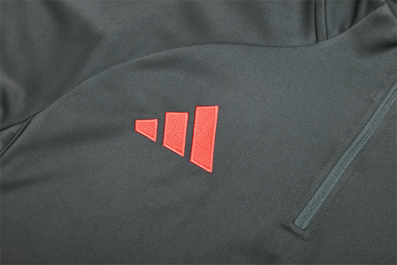 2025/2026 Bayern Half zip training suit set