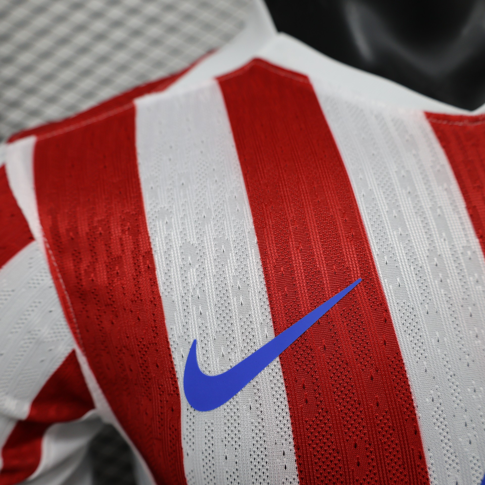 2025/2026 Atletico Madrid Home Football Shirt (Player Version)