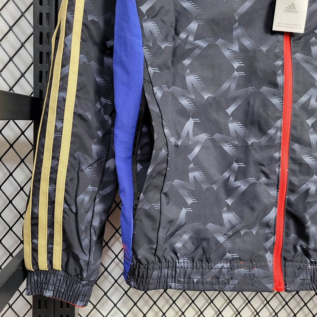 2024/2025 Manchester United Reversible Windbreaker Football Shirt