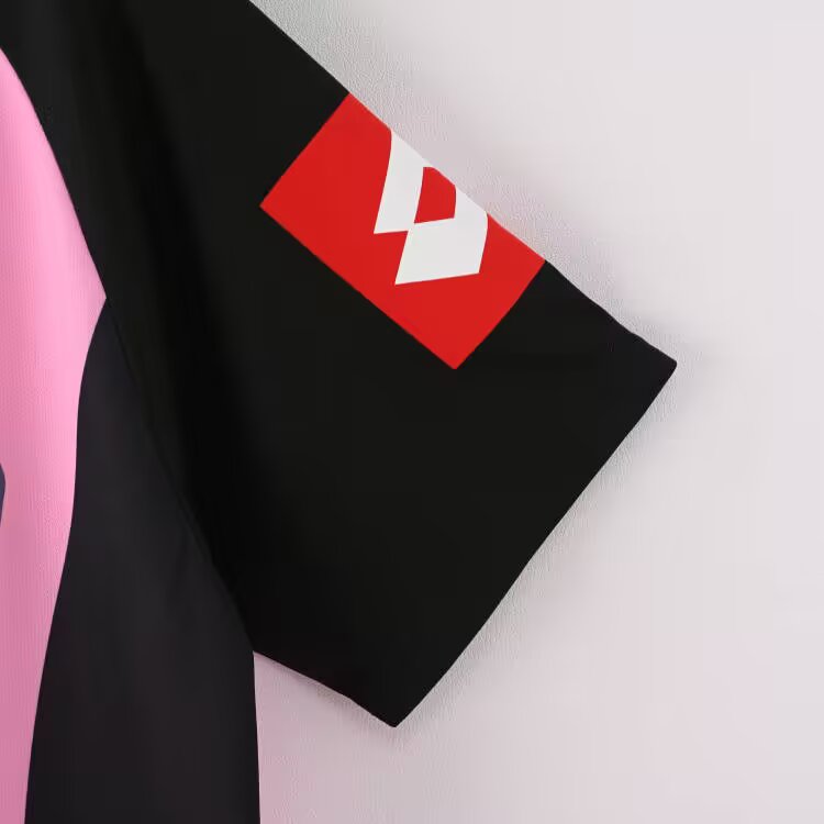 2002/2003 Juventus Pink Retro Football Shirt