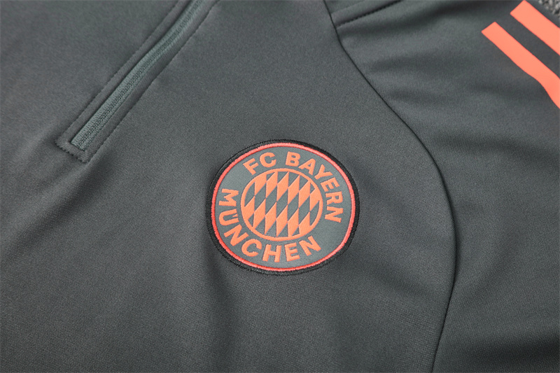 2025/2026 Bayern Half zip training suit set