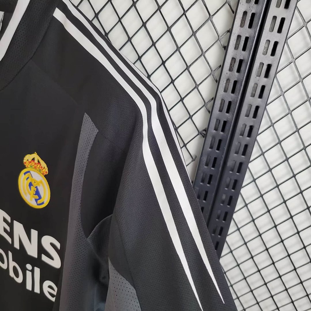 2004/2005 Real Madrid Retro Away Football Shirt