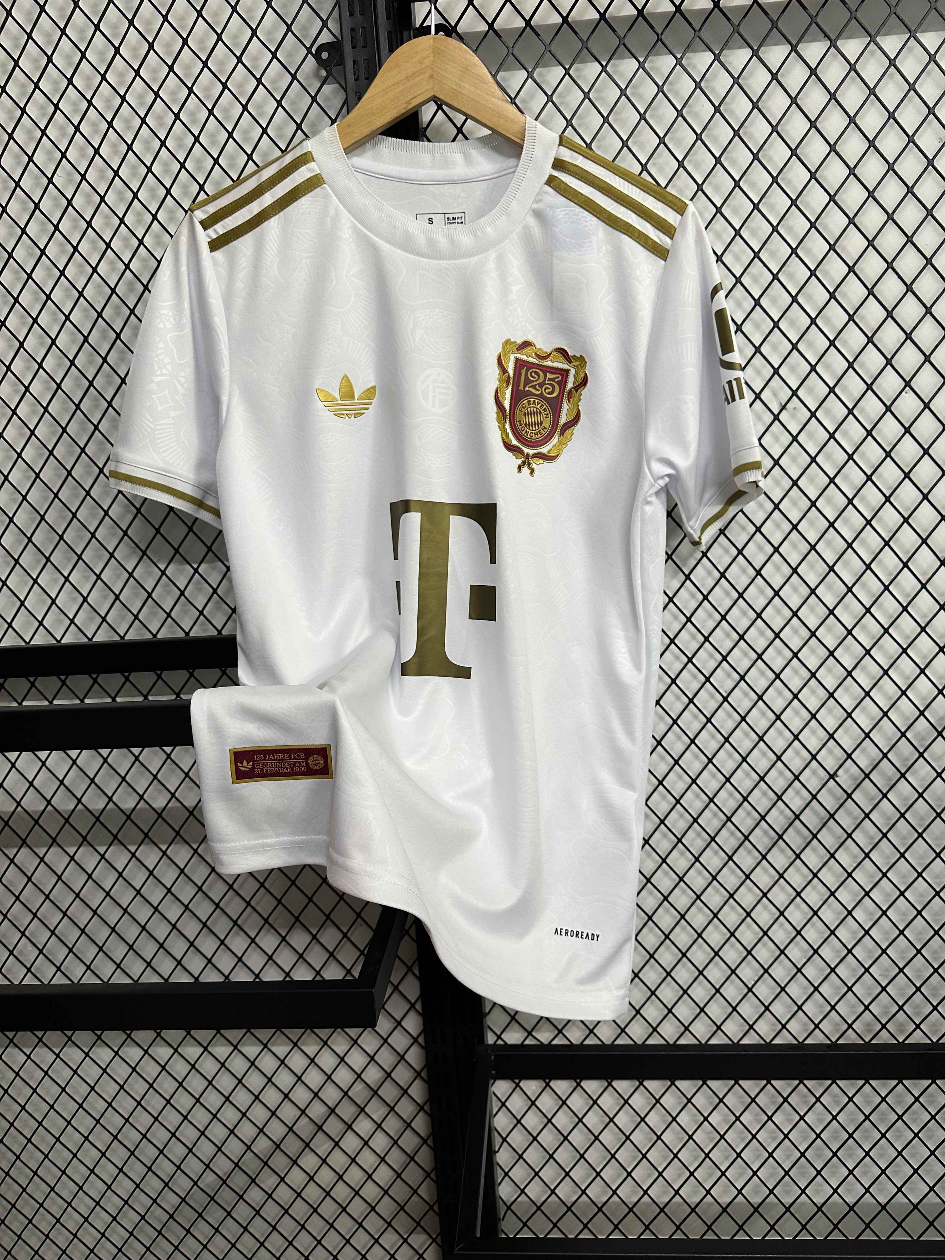25/26 Bayern 125th Anniversary Special Edition Football Shirt (Fans version)