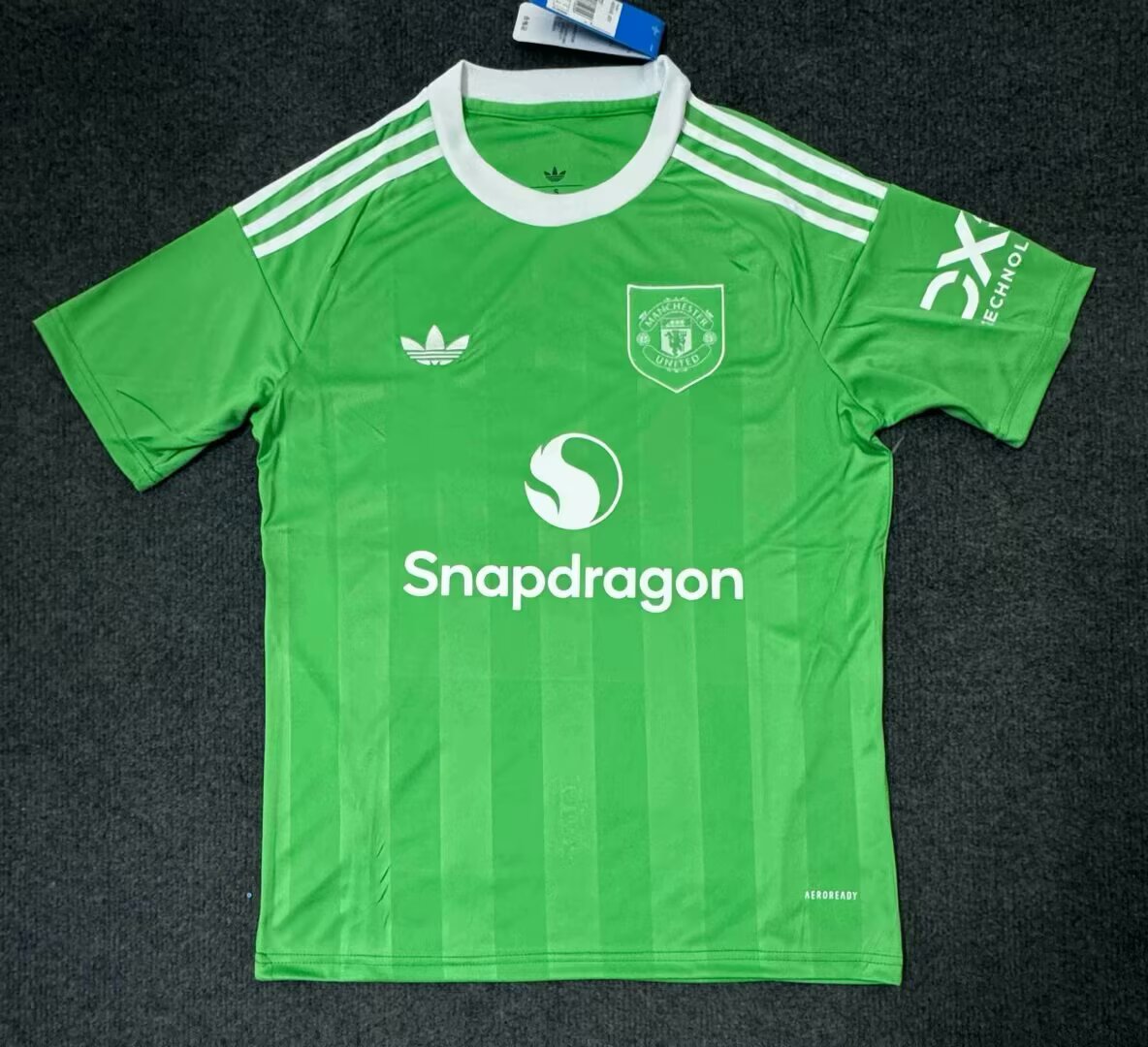 2025/2026 Manchester United Goalkeeper Jersey(Fans version)